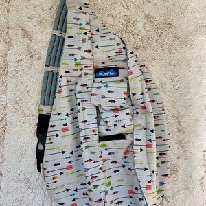 ✰Kavu crossbody sling bag✰ super cute arrow print